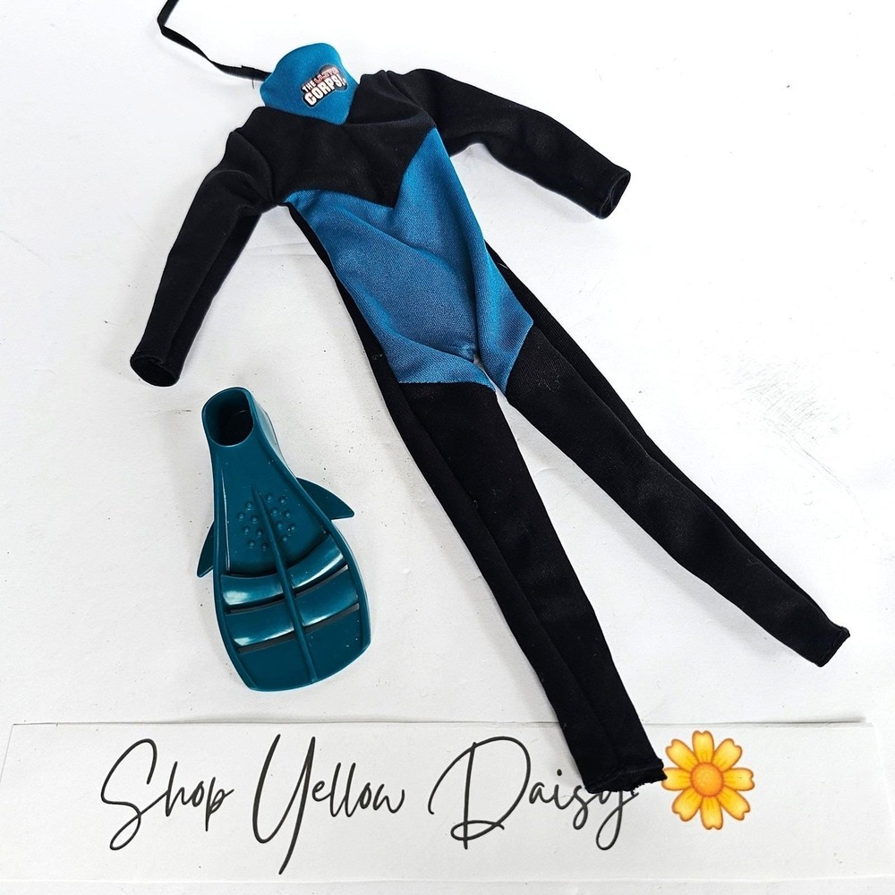 1999 Lanard The Ultra Corps Scuba Wetsuit & Flipper Action Figure Gear Vintage